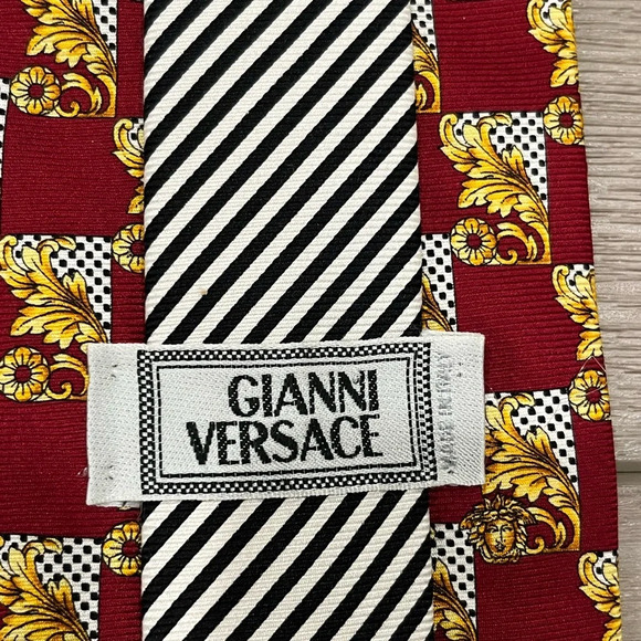 Vintage Gianni Versace Silk Ties Gold Red Striped Made In Italy - Picture 4 of 7